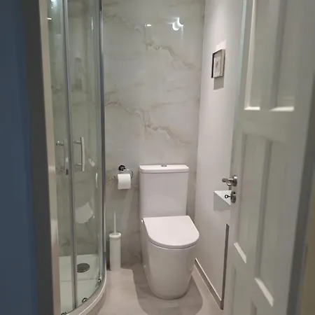 Apartmánový Dům Se Zahradou V Klidné části Prahy *