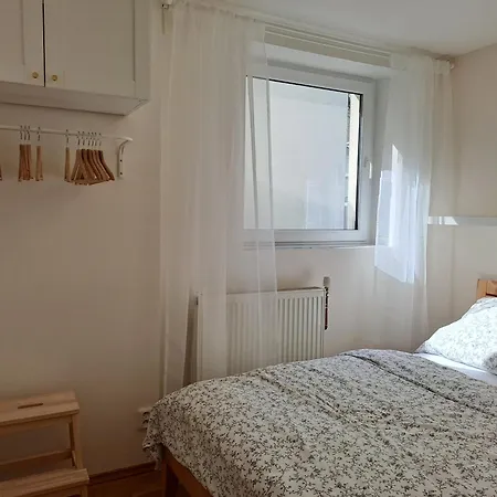 Apartmánový Dům Se Zahradou V Klidné části Prahy Praha