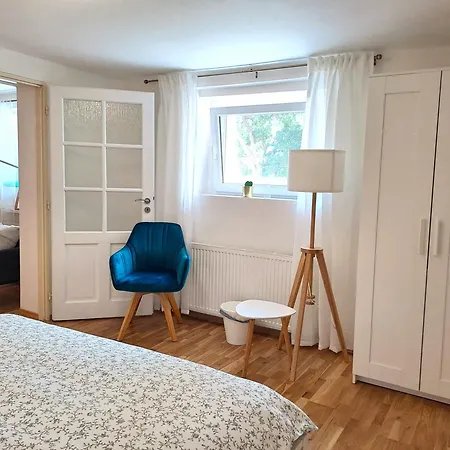 Apartmánový Dům Se Zahradou V Klidné části Prahy * Praha