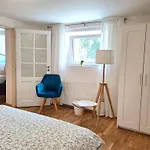 Apartmanovy Dum Se Zahradou V Klidne Casti Prahy * プラハ