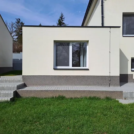 Apartmánový Dům Se Zahradou V Klidné části Prahy *