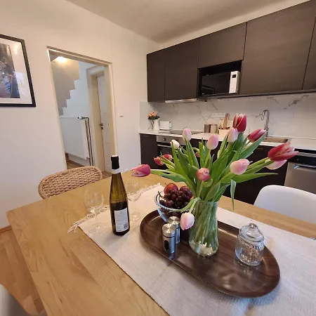 Apartmánový Dům Se Zahradou V Klidné části Prahy Appartement