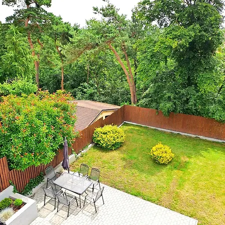 Apartmánový Dům Se Zahradou V Klidné části Prahy Prague