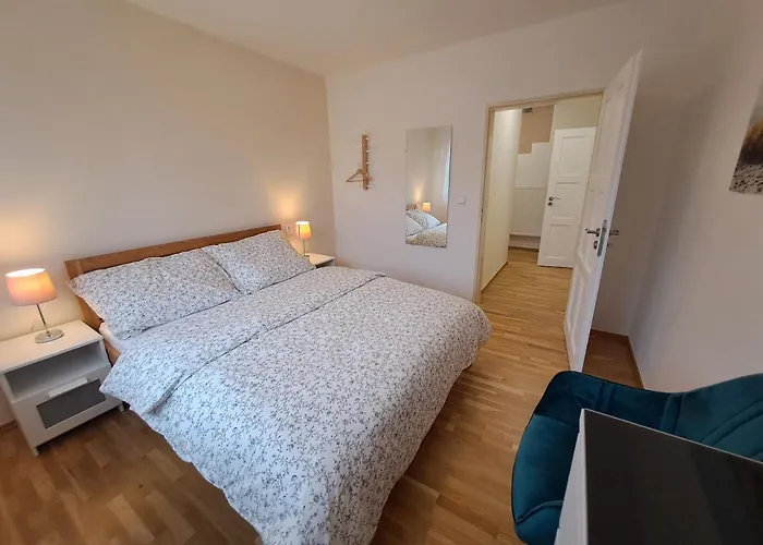 Apartmanovy Dum Se Zahradou V Klidne Casti Prahy