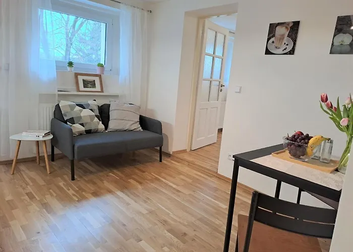 דירה Apartmanovy Dum Se Zahradou V Klidne Casti Prahy פראג