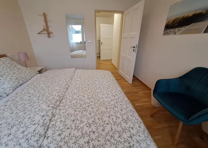דירה Apartmanovy Dum Se Zahradou V Klidne Casti Prahy פראג