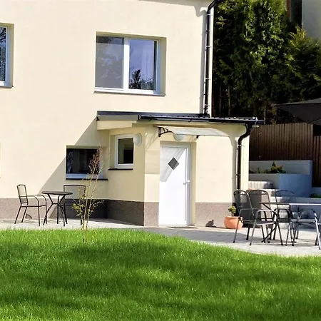 Apartmanovy Dum Se Zahradou V Klidne Casti Prahy Διαμέρισμα *