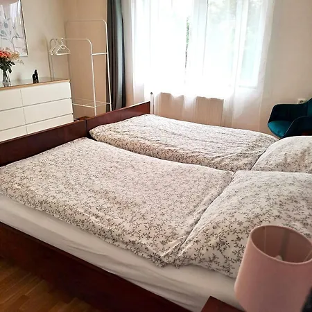 Apartmanovy Dum Se Zahradou V Klidne Casti Prahy Апартаменты