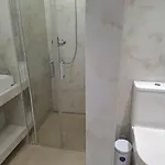 Apartmanovy Dum Se Zahradou V Klidne Casti Prahy Daire Prag